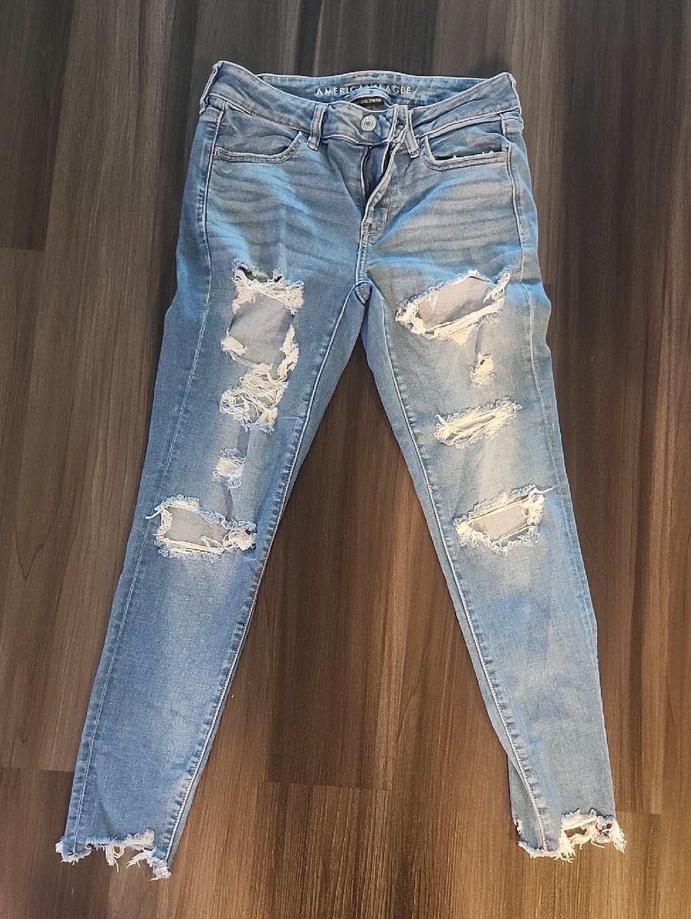 American Eagle Outfitters Light Wash Distressed Skinny Jeans - Women's